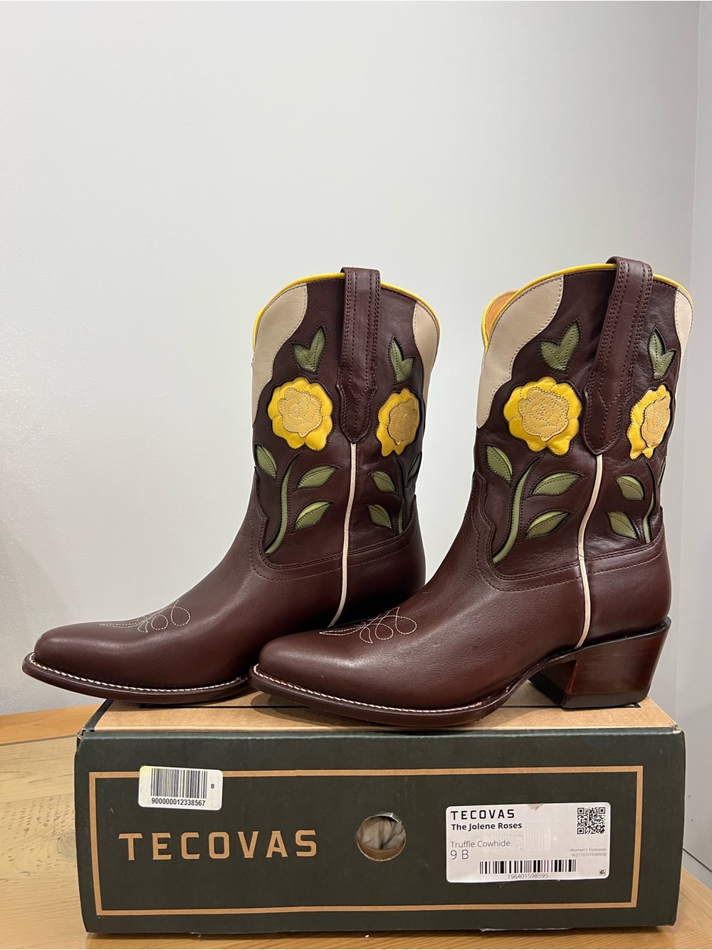 NIB Tecovas The Jolene Yellow Roses Truffle Cowhide Western Boots Brown US 9